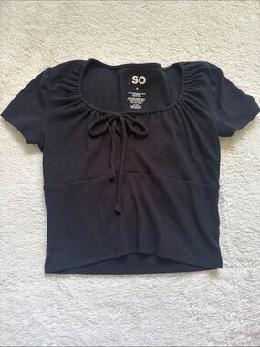⭐️ 2 for $15. SO Black Short Sleeve Tie-Front Cropped Rib Knit Top With Cutout